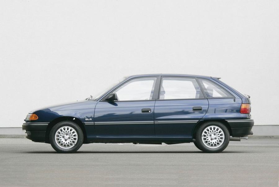  Opel Astra 1991 года  (фото 20 из 24)